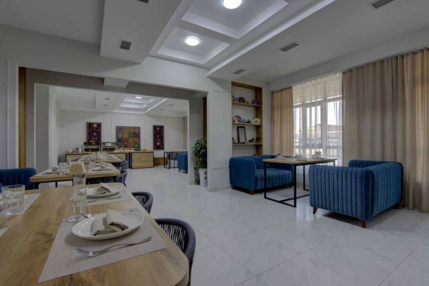 Aisha Hotel Bishkek Exteriör bild